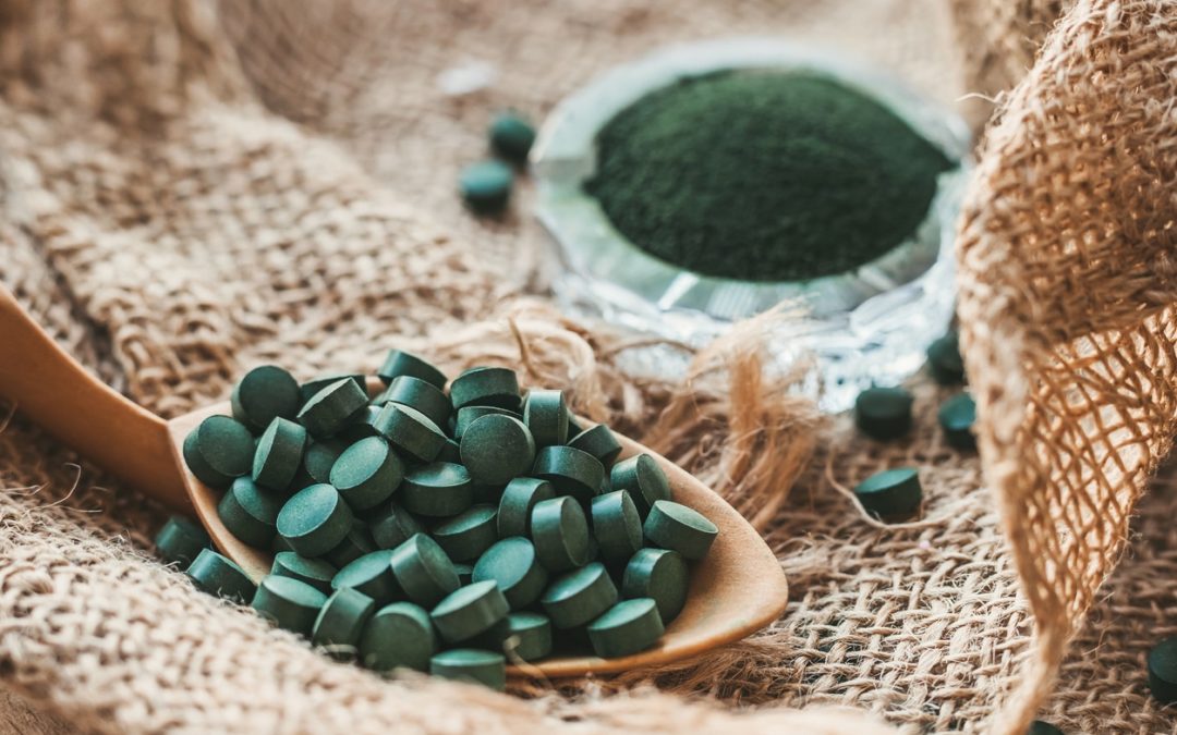 La spiruline : le superaliment naturel contre la chute de cheveux