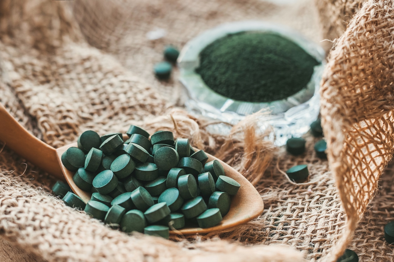 spiruline grossesse poudre comprimés compléments alimentaires