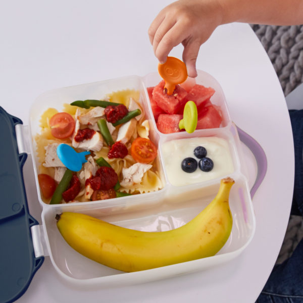 Mini fourchettes piques de chez Bbox avec main enfant