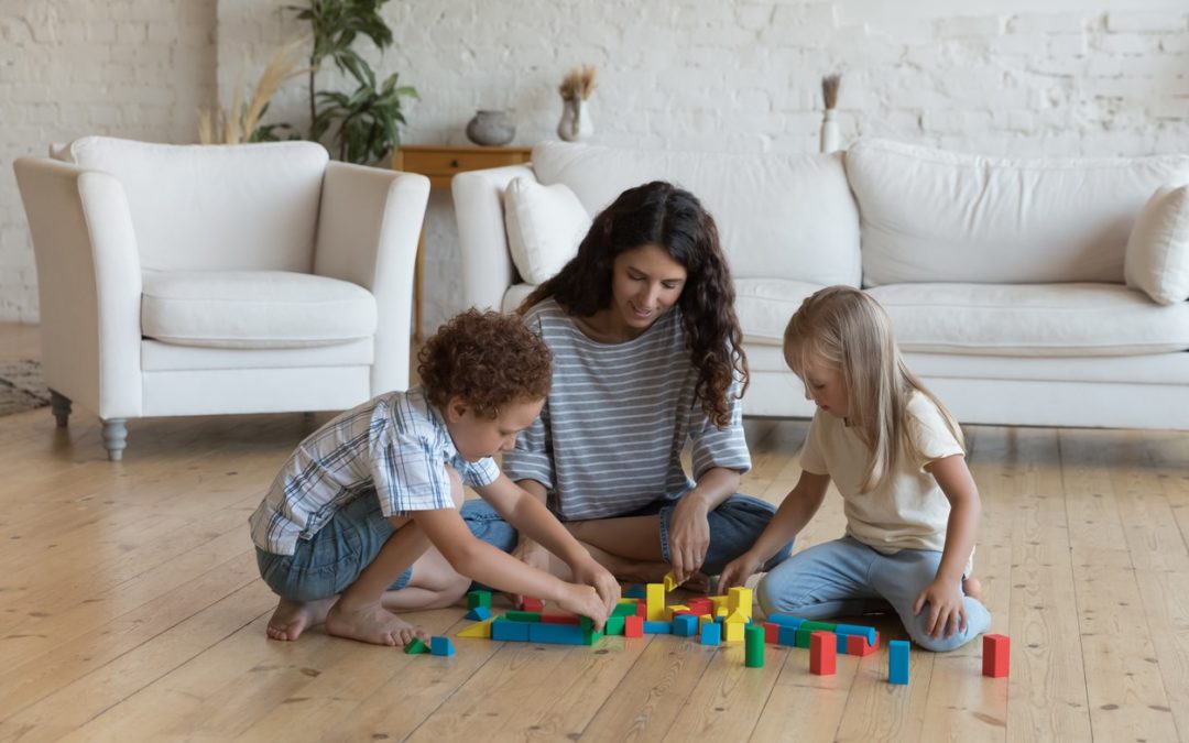 Nounou à domicile : comment bien la choisir ?