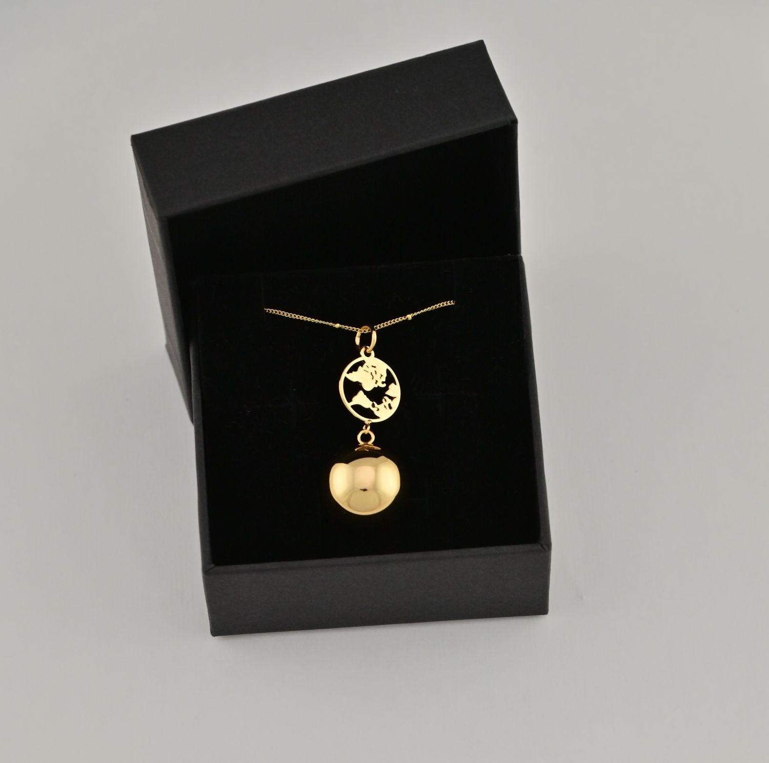 Bola de grossesse Terre Or – Bijou pour future maman avec chaîne – Image 3