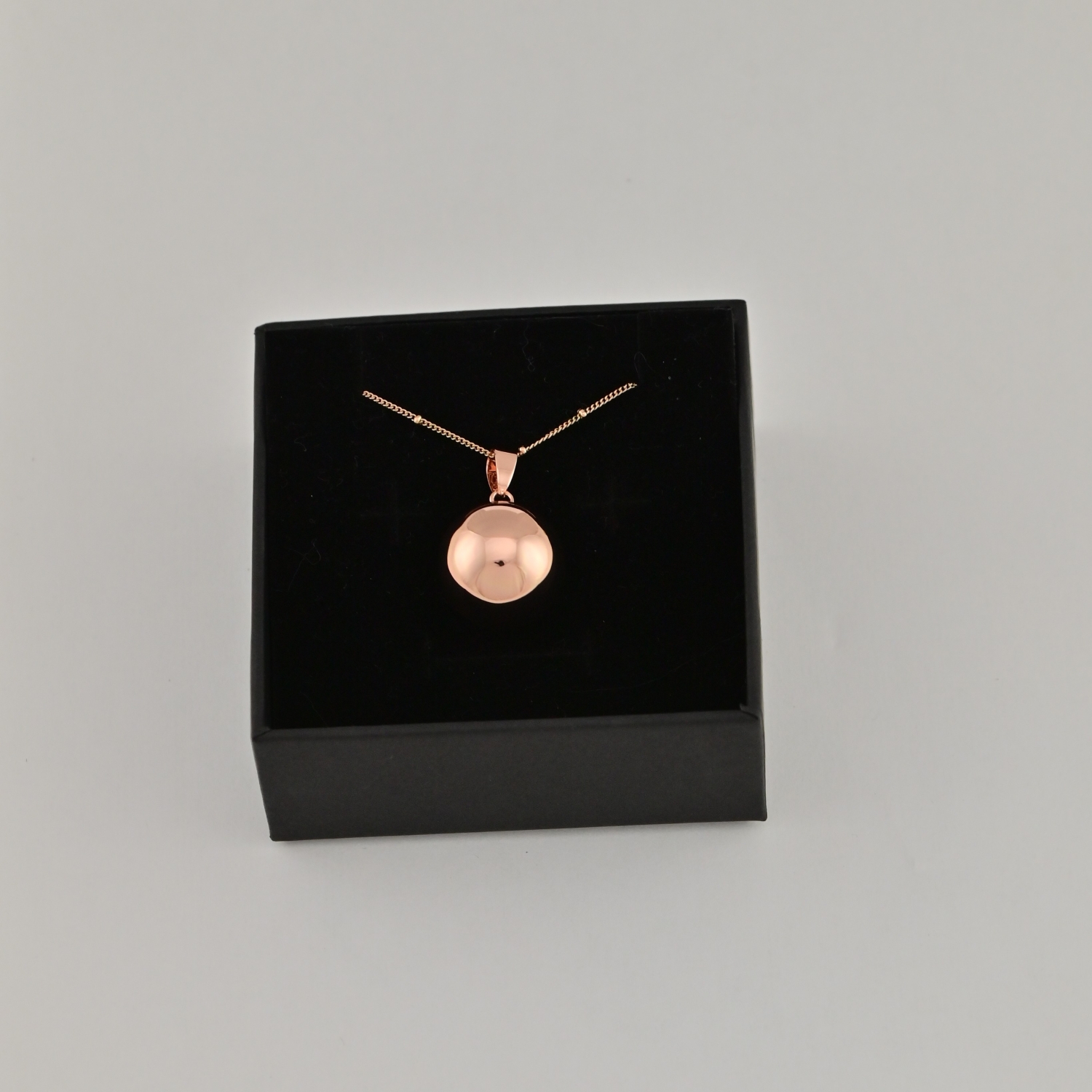 Bola de grossesse Classique Or Rose– Bijou pour future maman avec chaîne – Image 4