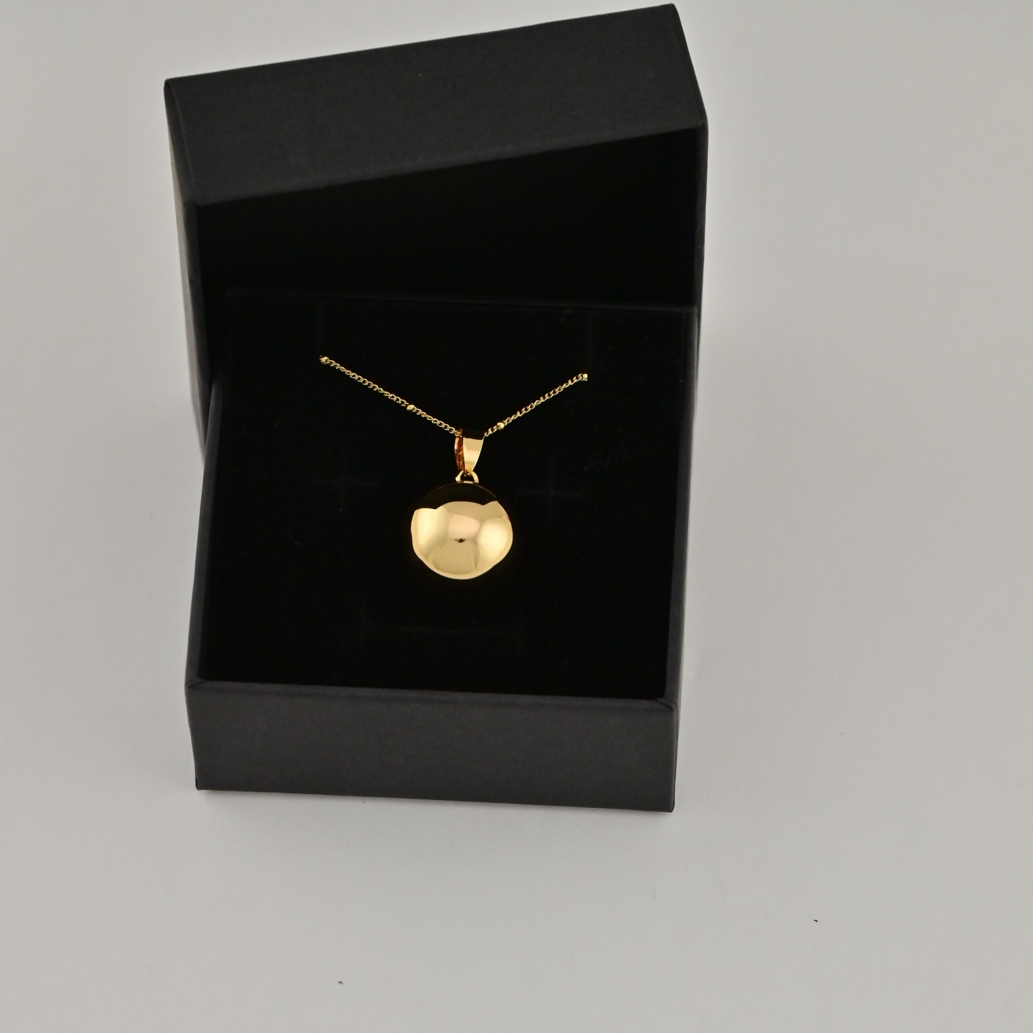Bola de grossesse Classique Or – Bijou pour future maman avec chaîne | Babireva Boutique – Image 3