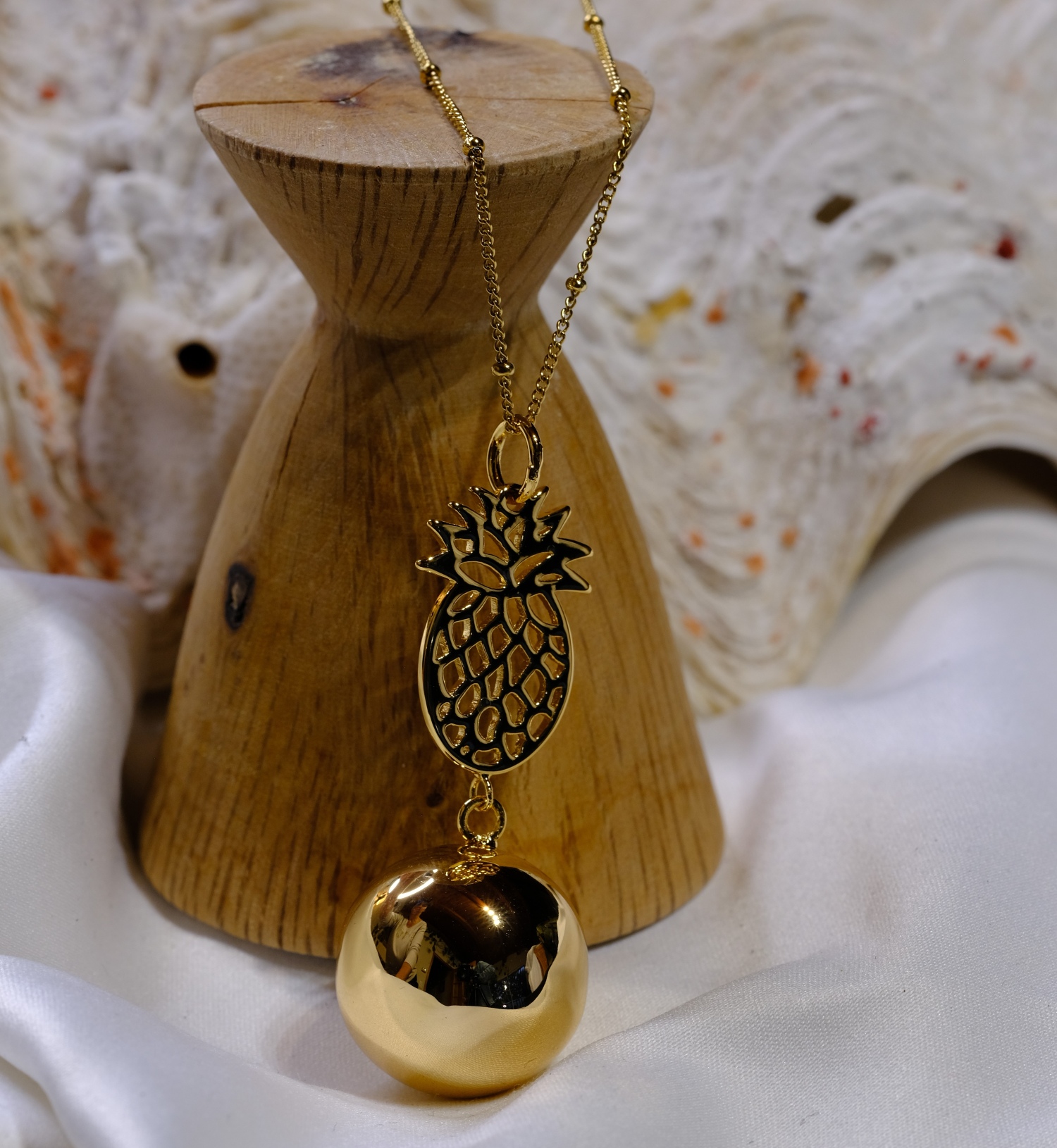 Bola de grossesse Ananas Or – Bijou pour future maman avec chaîne