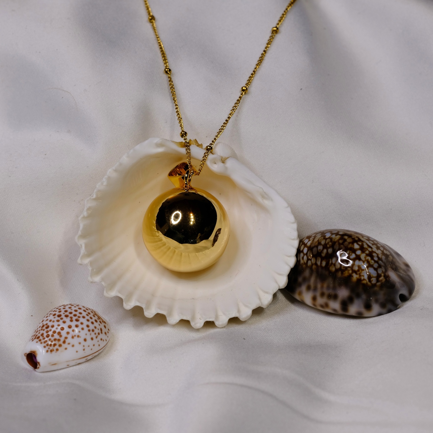 Bola de grossesse Classique Or – Bijou pour future maman avec chaîne | Babireva Boutique